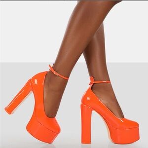 Donatella Orange Ankle Strap Closed Toe Platform Block Heels 👠